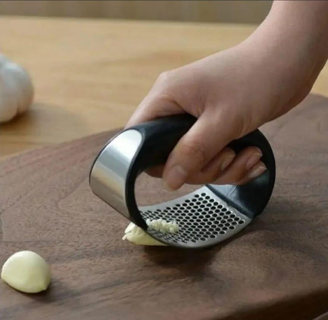Stainless Steel Garlic Press with Green Handle – Easy Crush Kitchen Tool